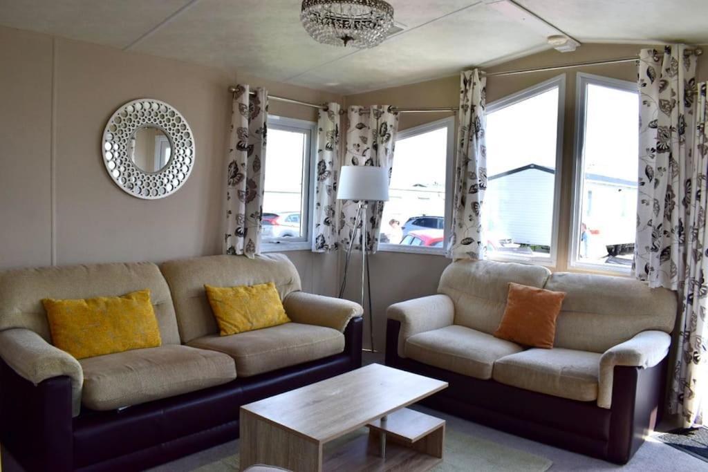 North Seaton Cosy & Modern Private Seaview Caravan المظهر الخارجي الصورة