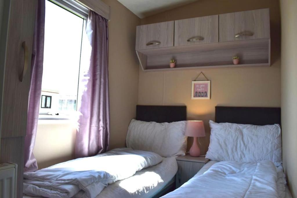 North Seaton Cosy & Modern Private Seaview Caravan المظهر الخارجي الصورة