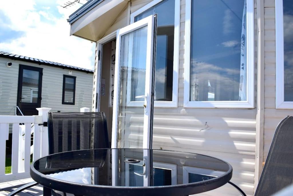 North Seaton Cosy & Modern Private Seaview Caravan المظهر الخارجي الصورة
